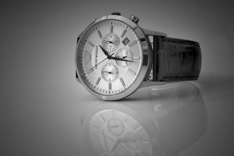 Tick-Tock Care: How to Maintain Optimal Conditions for Your Wristwatch