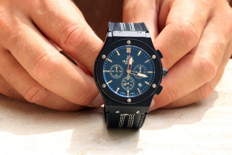 The Popular Watch Size for Men Aged 25 to 50
